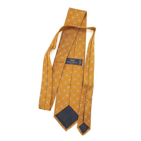 Brooks Brothers 346 Pure Silk Yellow Floral Pattern Men's Tie - Picture 3 of 4